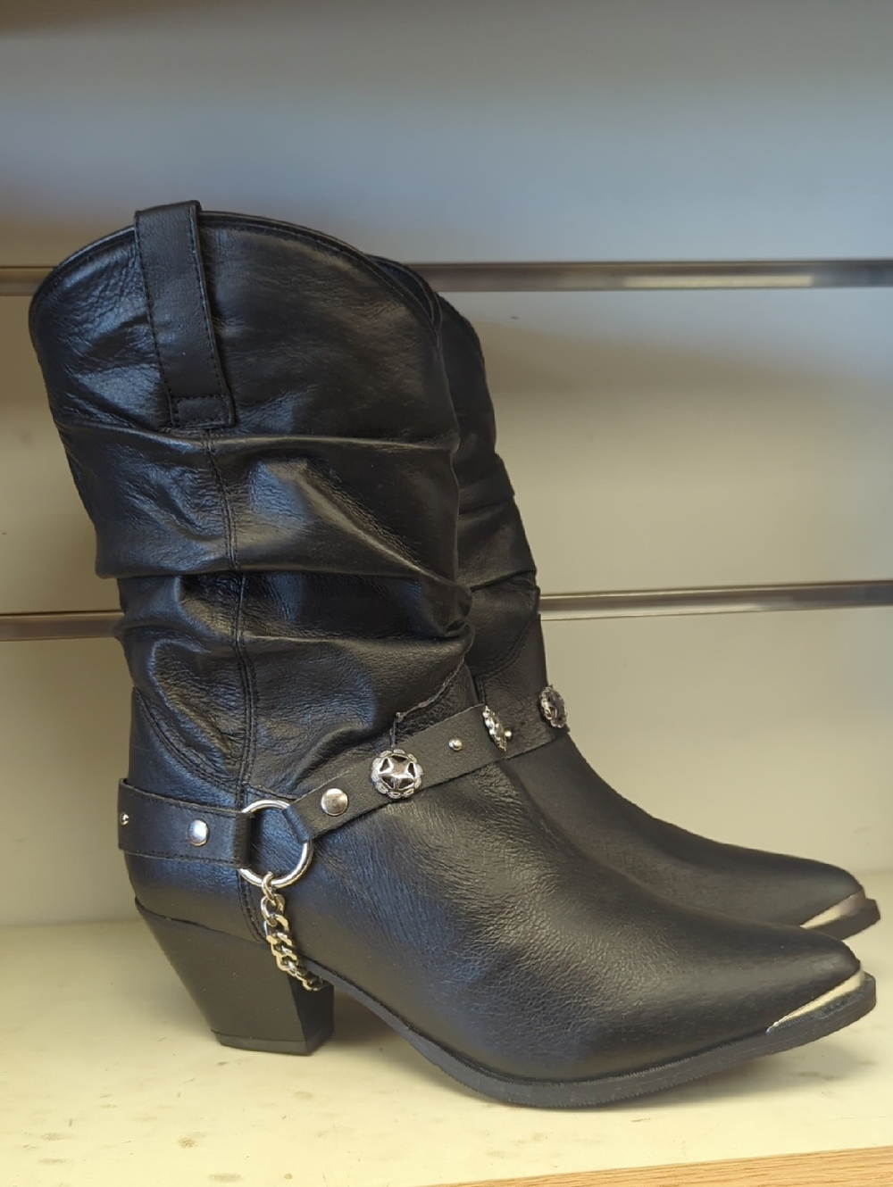 New Women's Dingo DI522